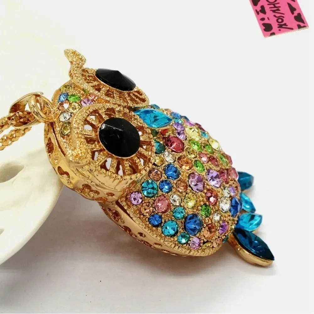 💙 NEW Betsey Johnson stunning & sparkling owl necklace 💙